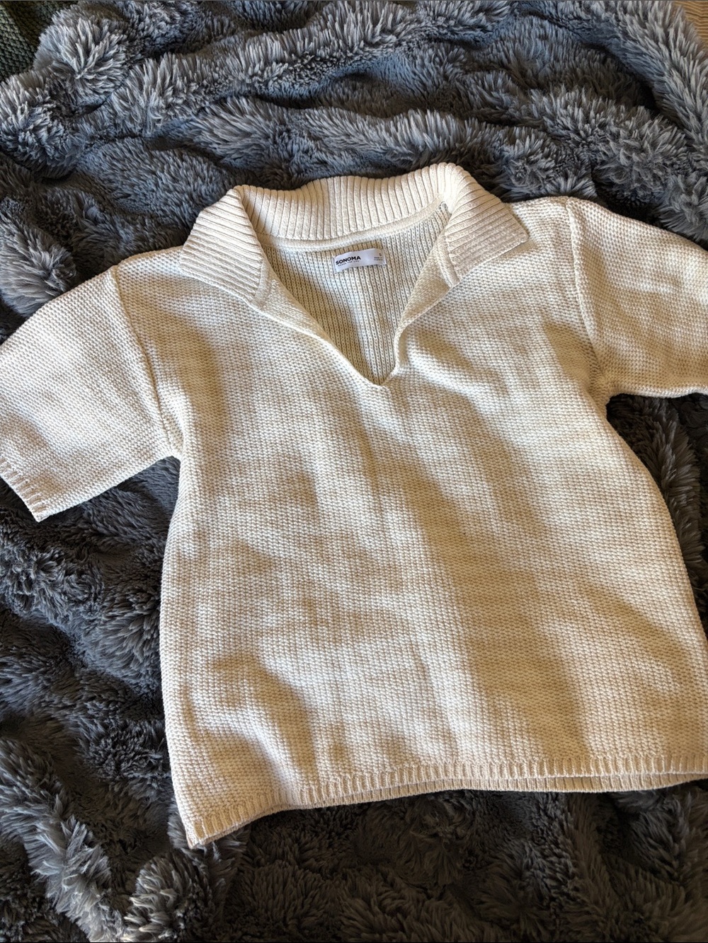 Classic Cream Short-Sleeve Knit Sweater with Collar